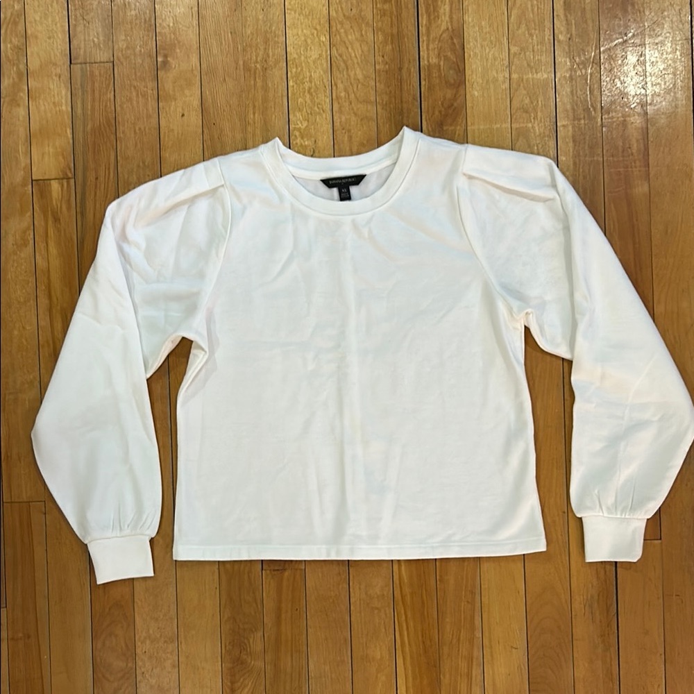 BANANA REPUBLIC women’s white cropped long sleeve sweater